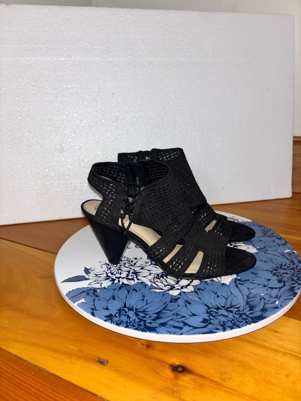 Vince Camuto Black Cutout Heeled Sandals Size 8.5